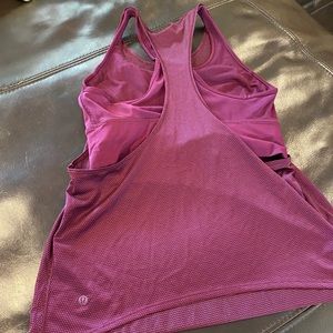 Lululemon tank with built in bra
